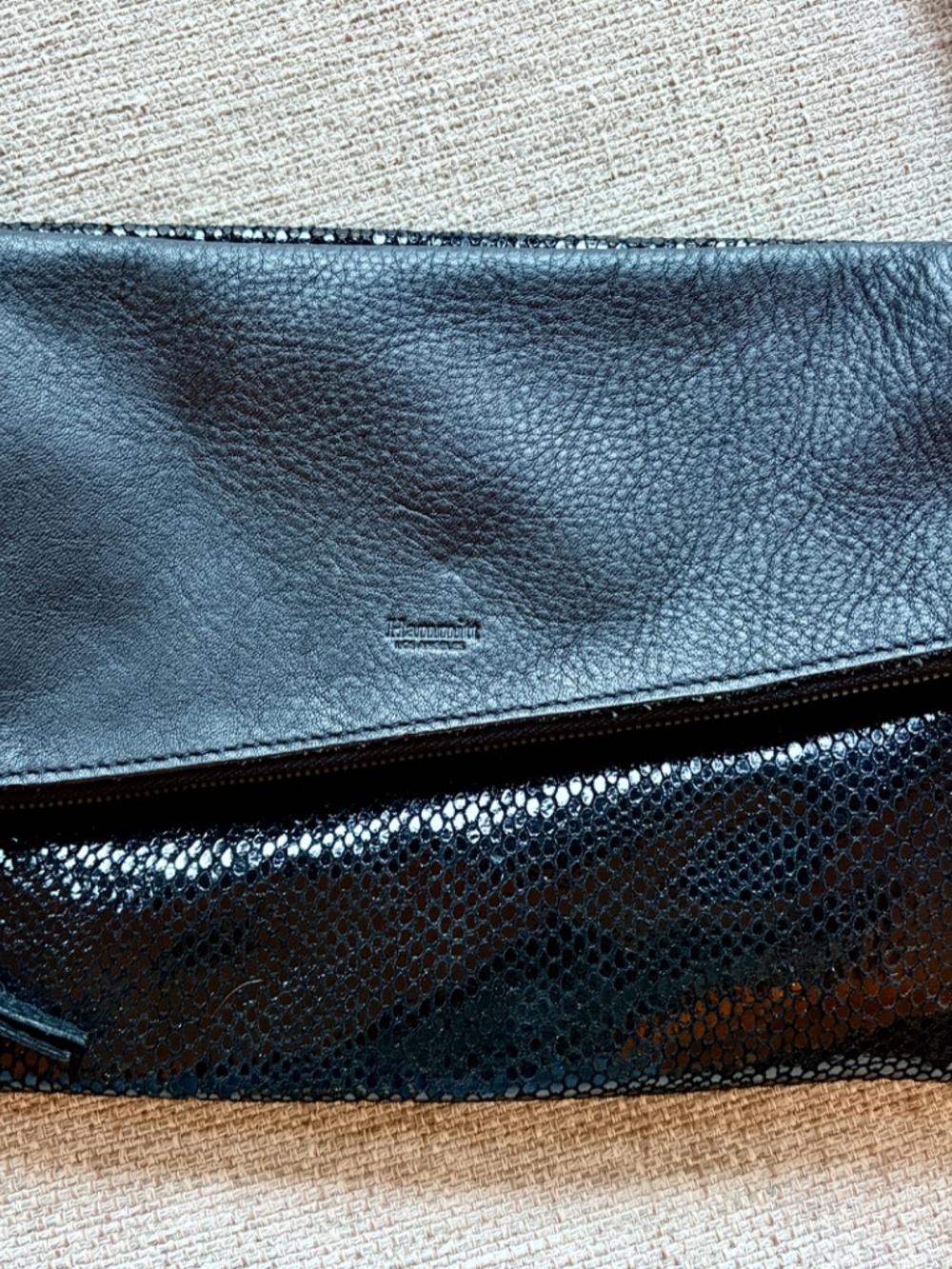 Hammitt Dillon Crocodile Embossed Crossbody (size Medium) - Excellent Condition - Picture 5 of 14
